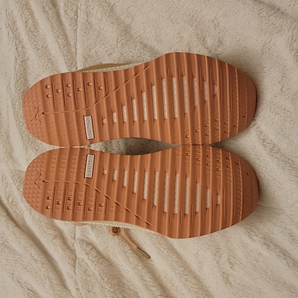 Puma EvoKnit Tennis Shoes - Picture 2 of 5